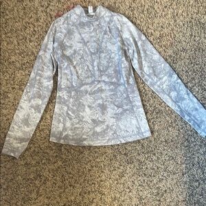 Lululemon Athletica Silver Fitted Long Sleeve Tee with Mandarin Collar